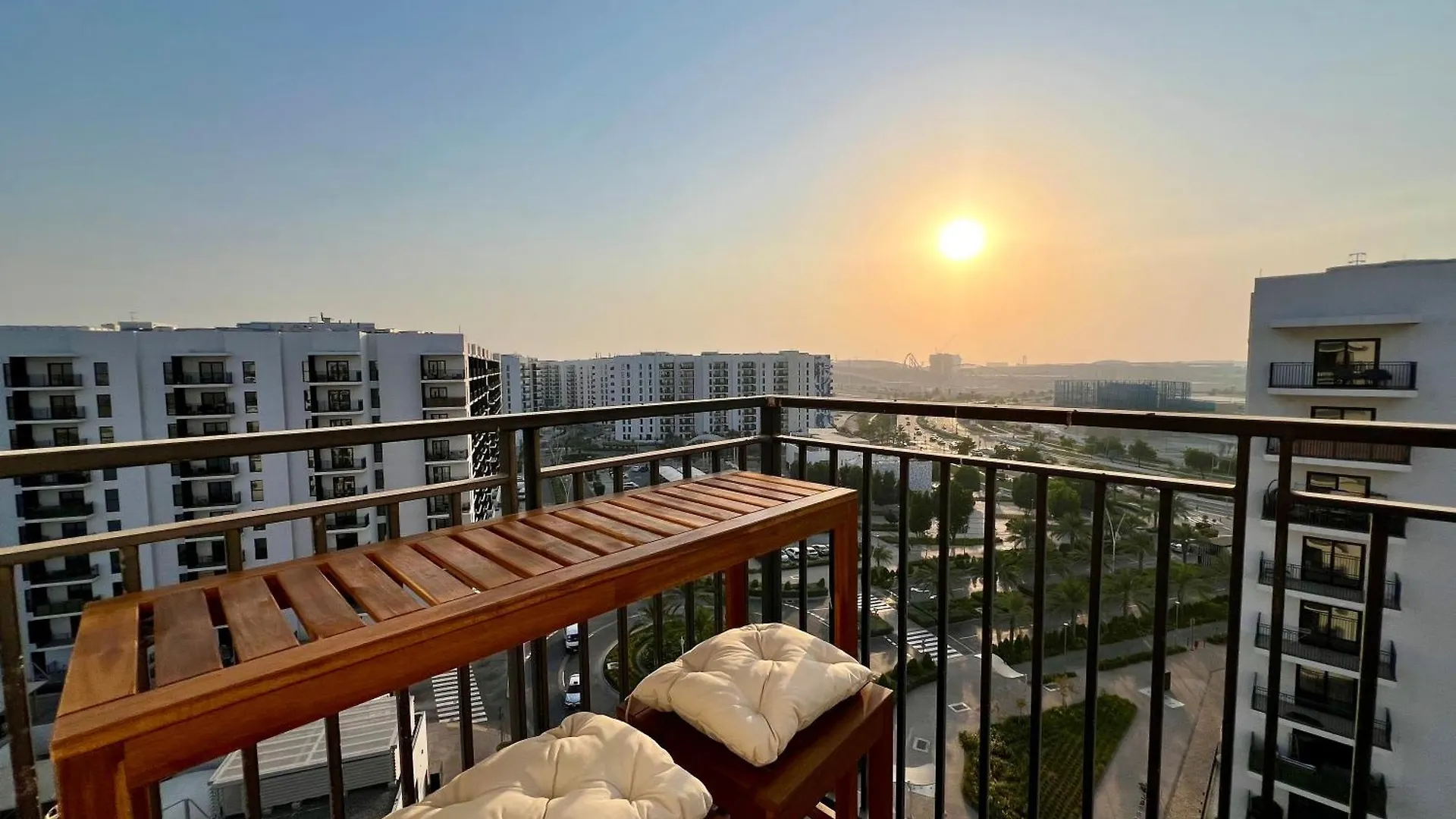 Appartement Maison Privee - Charming Retreat With Panoramic Views On Yas Island Abu Dhabi